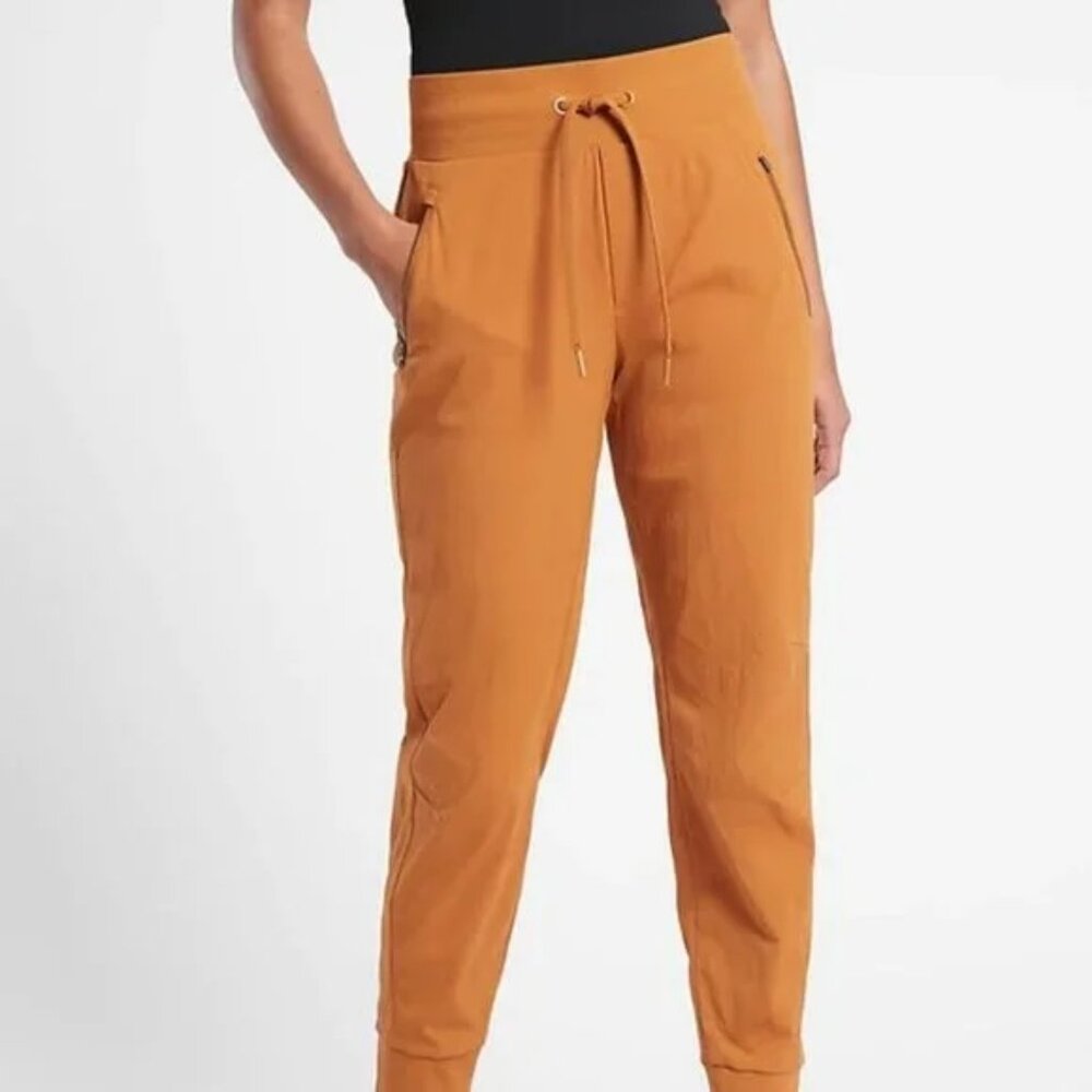 NWOT Athleta Trekkie North High Rise Jogger